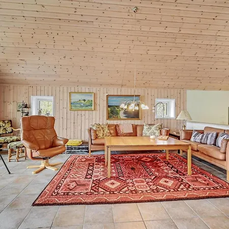 Pet Friendly In With Kitchen * Farevejle