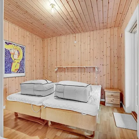 Pet Friendly In With Kitchen Holiday home Farevejle