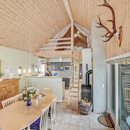 Pet Friendly In With Kitchen * Farevejle