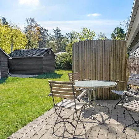 Pet Friendly In With Kitchen Farevejle