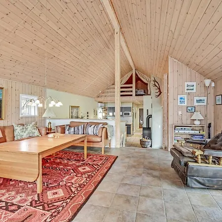 Pet Friendly In With Kitchen Holiday home Farevejle