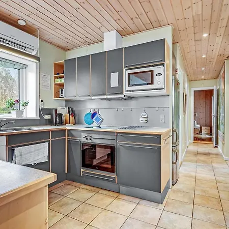 Pet Friendly In With Kitchen * Farevejle