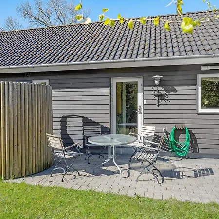 Pet Friendly In With Kitchen * Farevejle