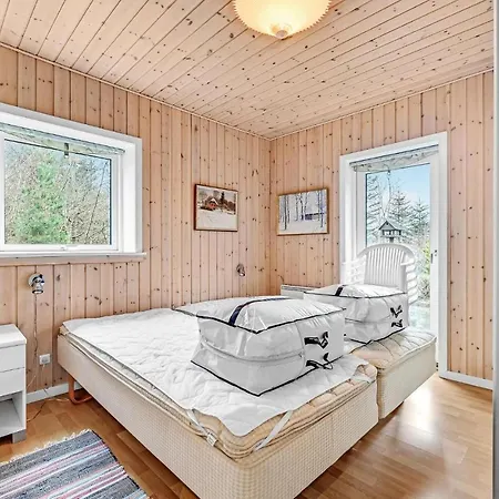 Pet Friendly In With Kitchen * Farevejle